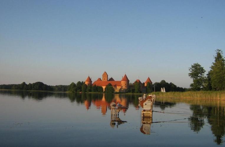 Ezerkiemis Hotel Trakai Bagian luar foto